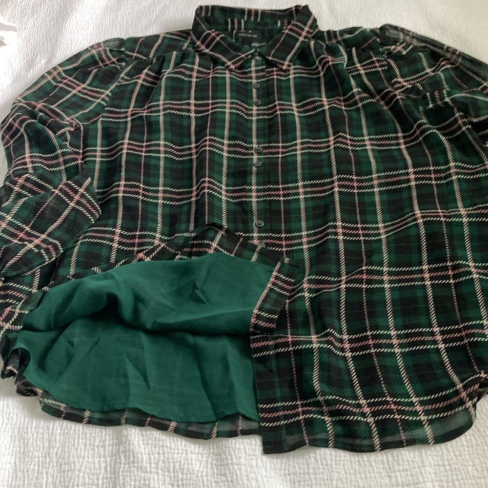 Ann Taylor Green and Red Casual Button Down Shirt - Picture 3 of 3